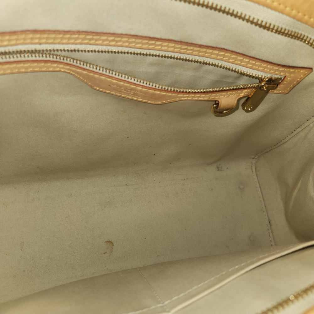 Louis Vuitton Brea In Black Vernis. Stunning LV Bag! With Free COA! - Picture 13 of 15